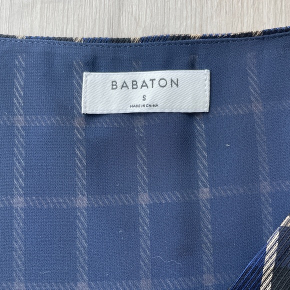 Aritzia Babaton Murphy Blouse - Size Small - Picture 2 of 3